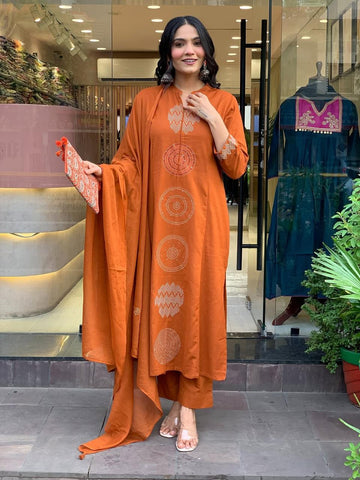 Women Embrodairy Chanderi Stright Kurta Set With Chinon Duppata